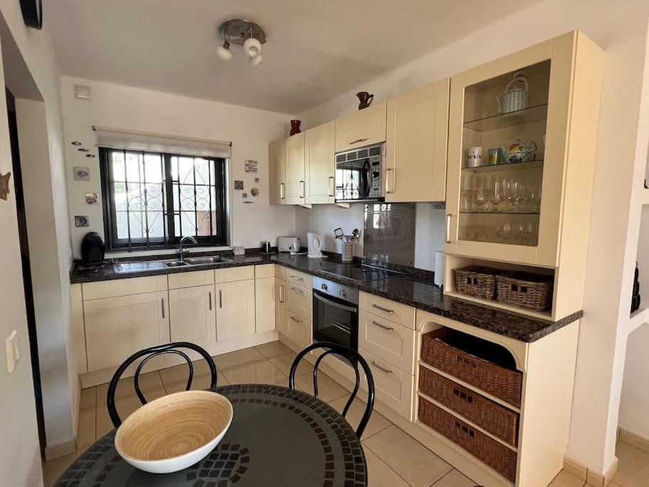 Casa Mo, 2 Bedroom Apartment Close To The Beach 卡门港 外观 照片